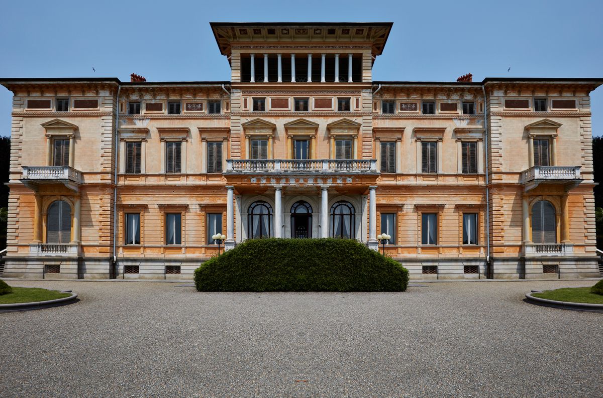 Works by Cristina Canale, Vojtěch Kovařík and Brice Guilbert are displayed around Villa Era in northern Italy