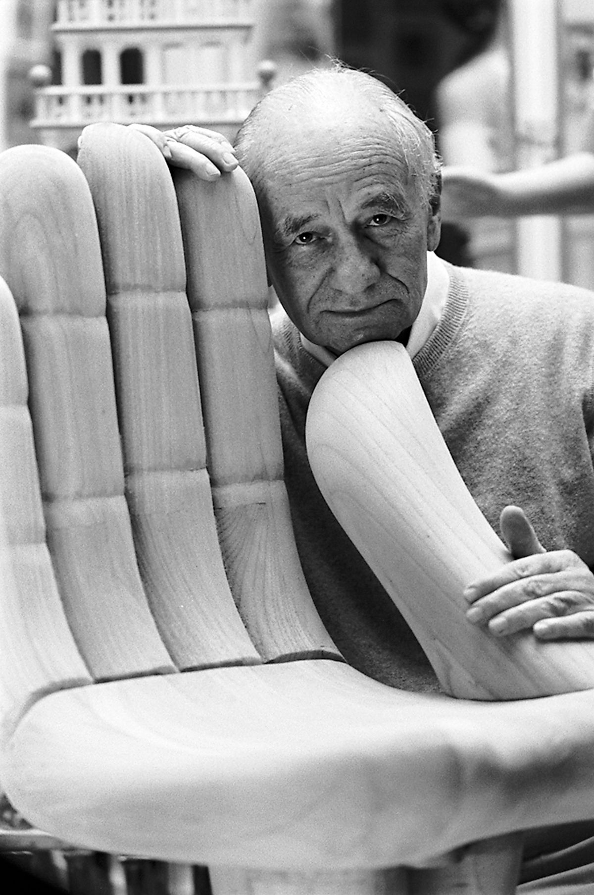 Pedro Friedeberg with his famous Mano Silla (1962) Photo: Fundación Friedeberg