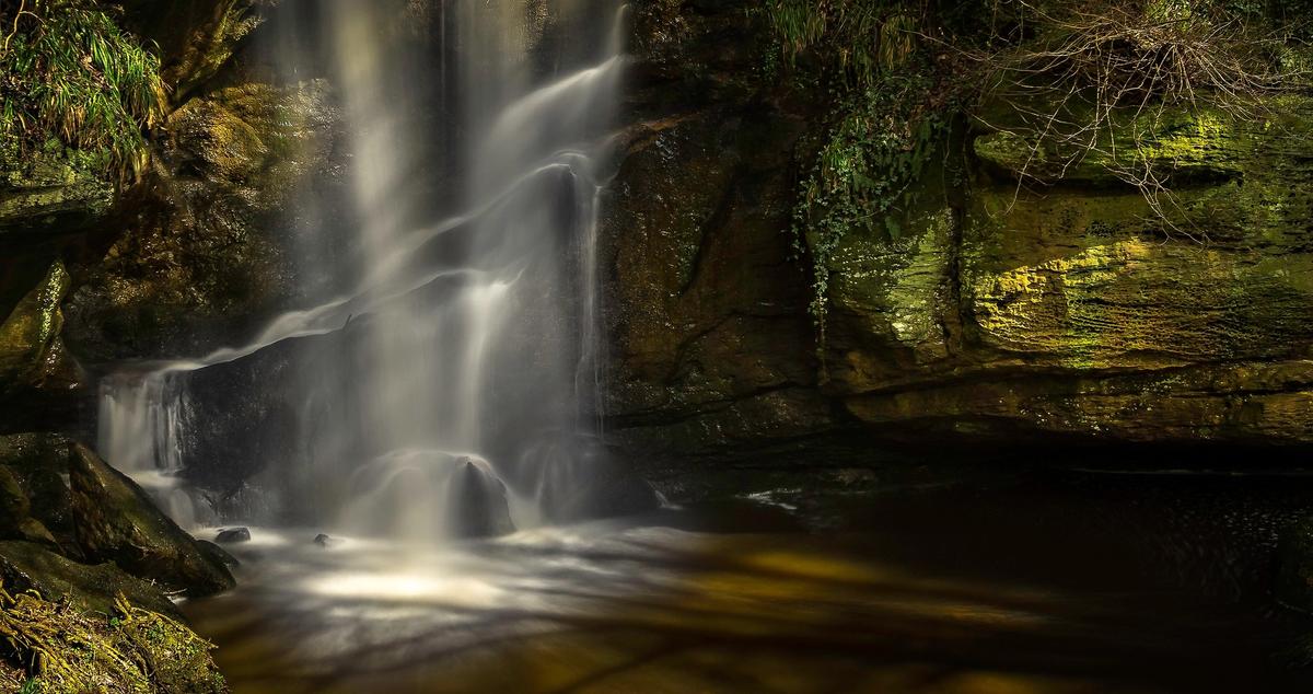 Roughting Linn waterfall in Northumberland, England Photo: Ray Blicliff