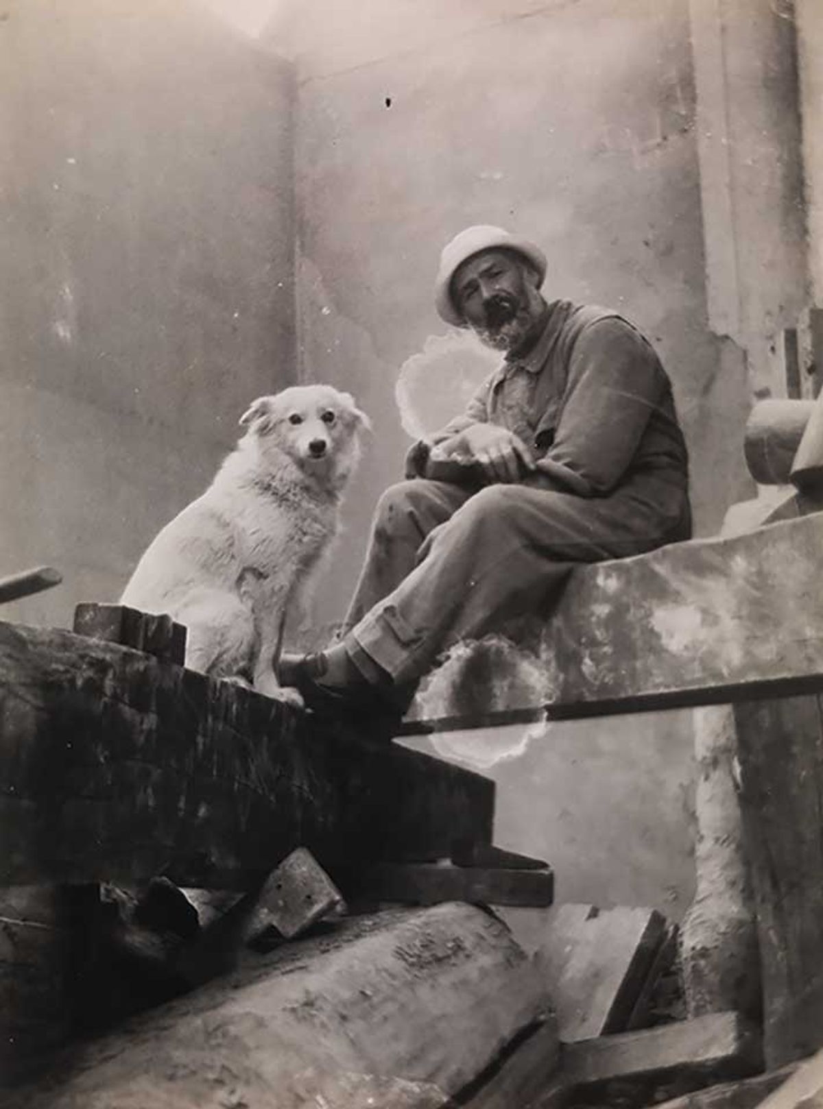 Constantin Brâncuși’s self-portrait with Polaire the dog in his studio (around 1934)

© Succession Brancusi. (Adagp). Photo: © Centre Pompidou, MNAM-CCI/Dist. RMN-GP. All rights reserved





