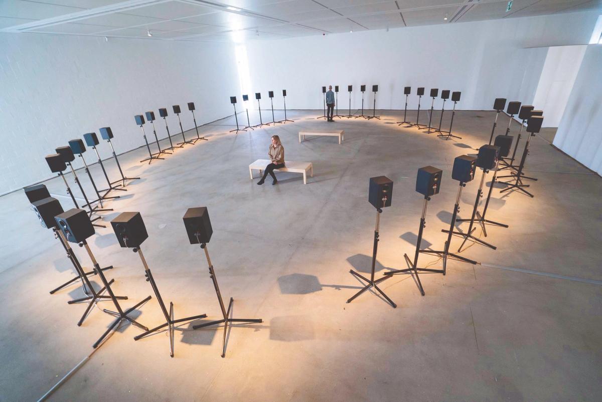 One of the key pieces in the exhibition is Cardiff’s Forty Part Motet (2001), an arrangement of the famously complex 16th-century choral work Spem in Alium by Thomas Tallis
Courtesy the artist; Lehmbruck Museum; photo by Thomas Koster/KunstArztPraxis.de
