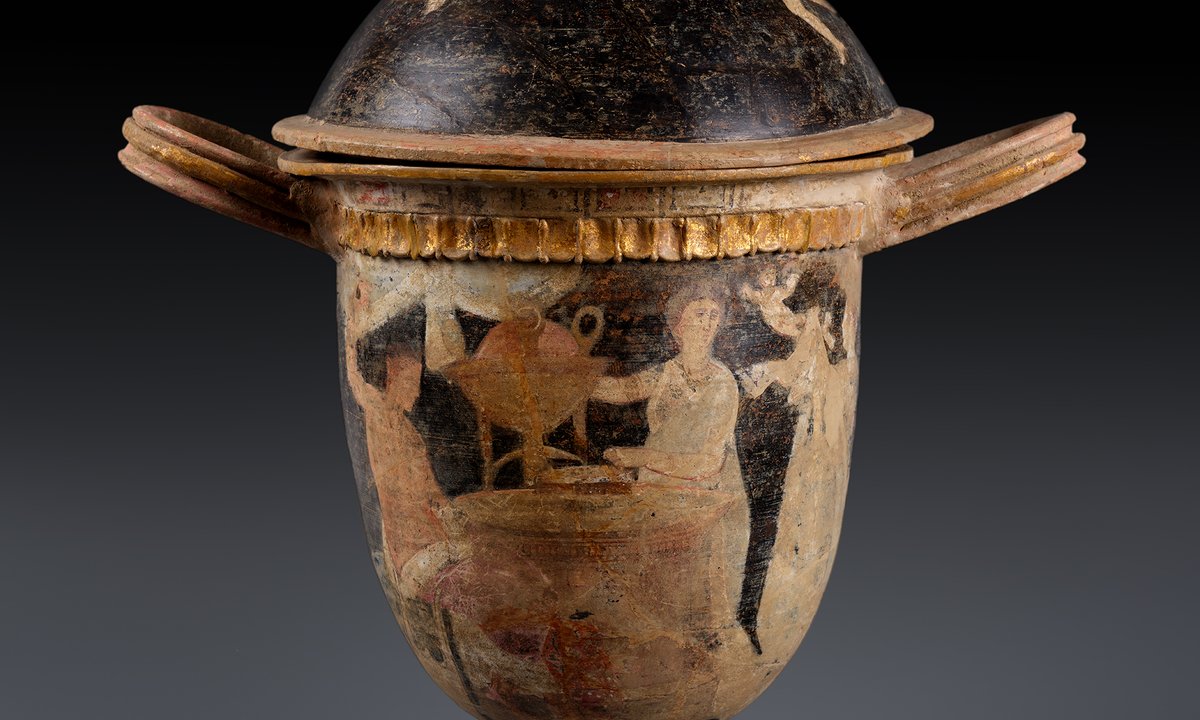 Image accompanying source report: Amsterdam Museum Hands Back 2,300-Year-Old Sicilian Vase After Film Roll Exposes Looted Past