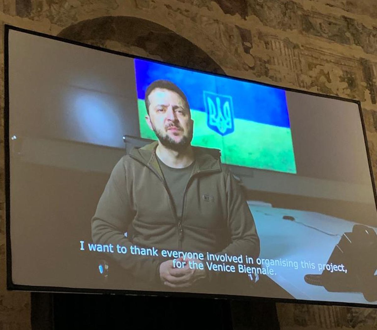 Ukraine's president Volodymyr Zelensky speaks to Venice Biennale visitors © Gareth Harris