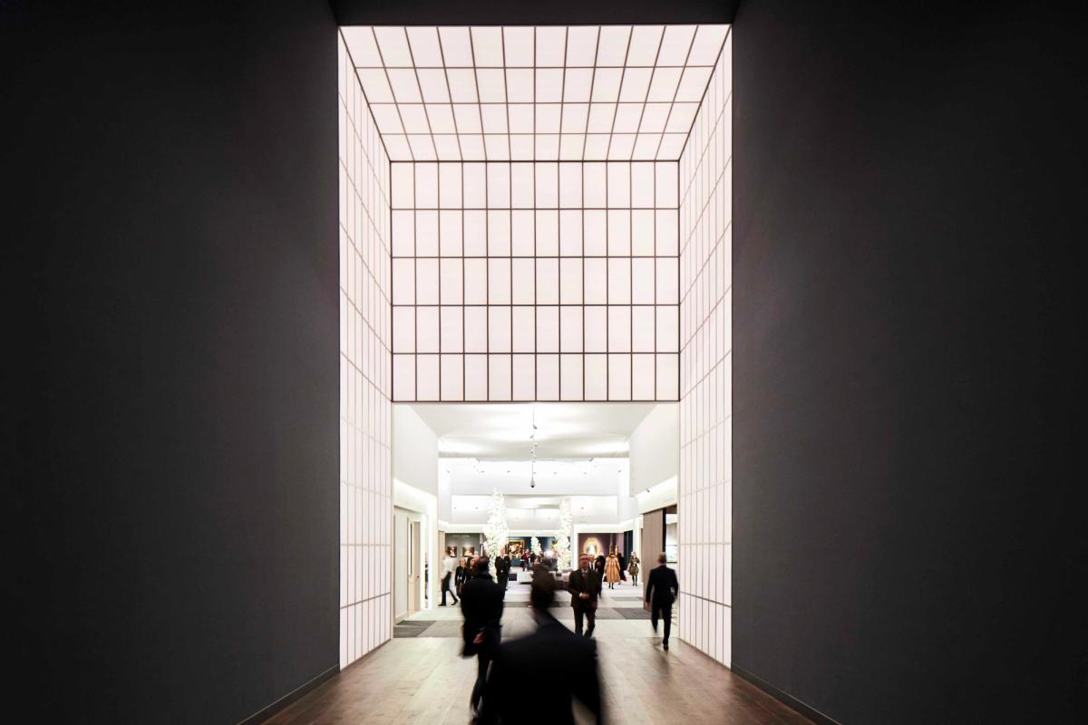 Tom Postma's resigned entrance to Tefaf Maastricht Mark Niedermann