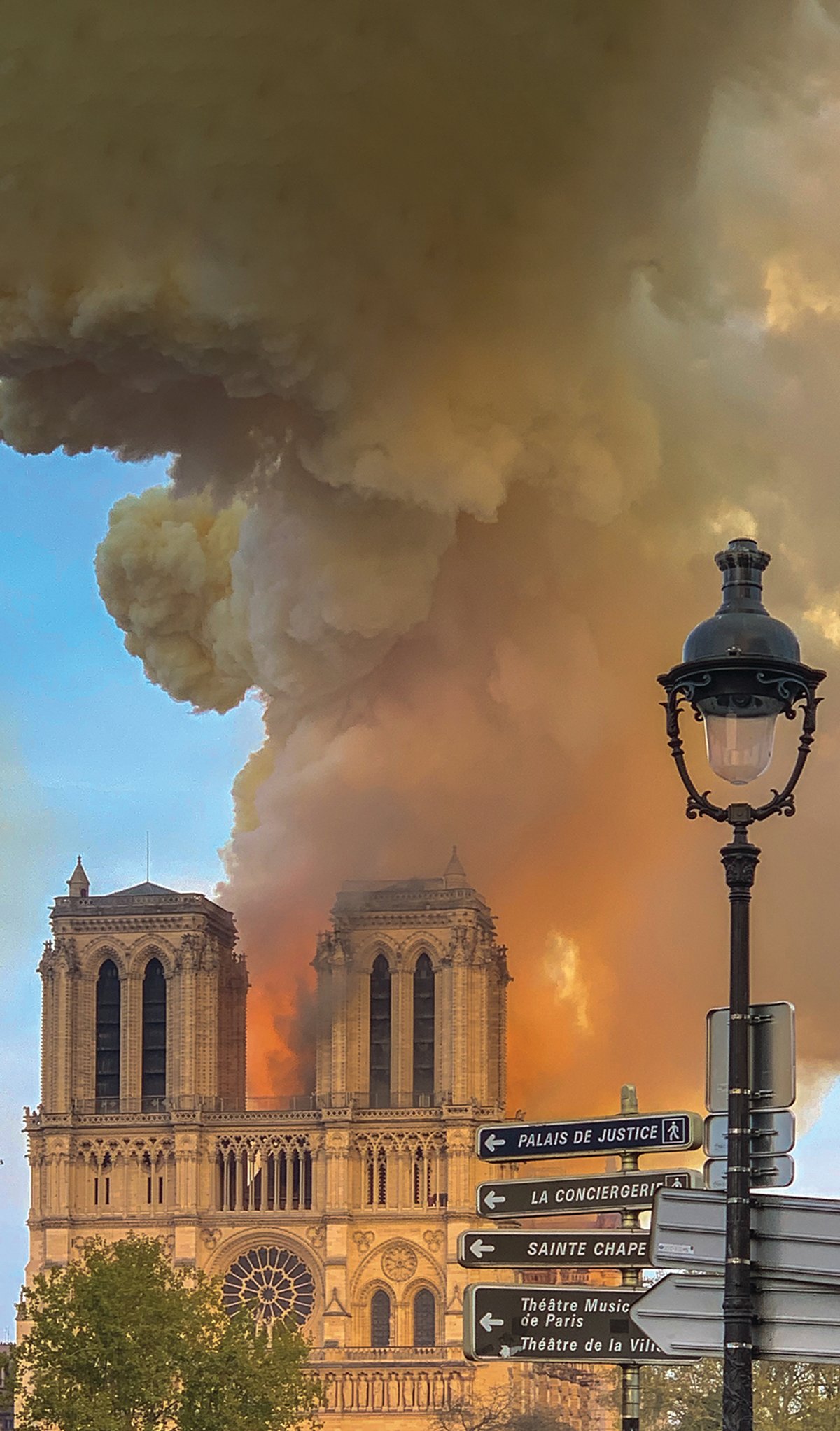 The French government has announced a competition to rebuild the roof and spire © milliped