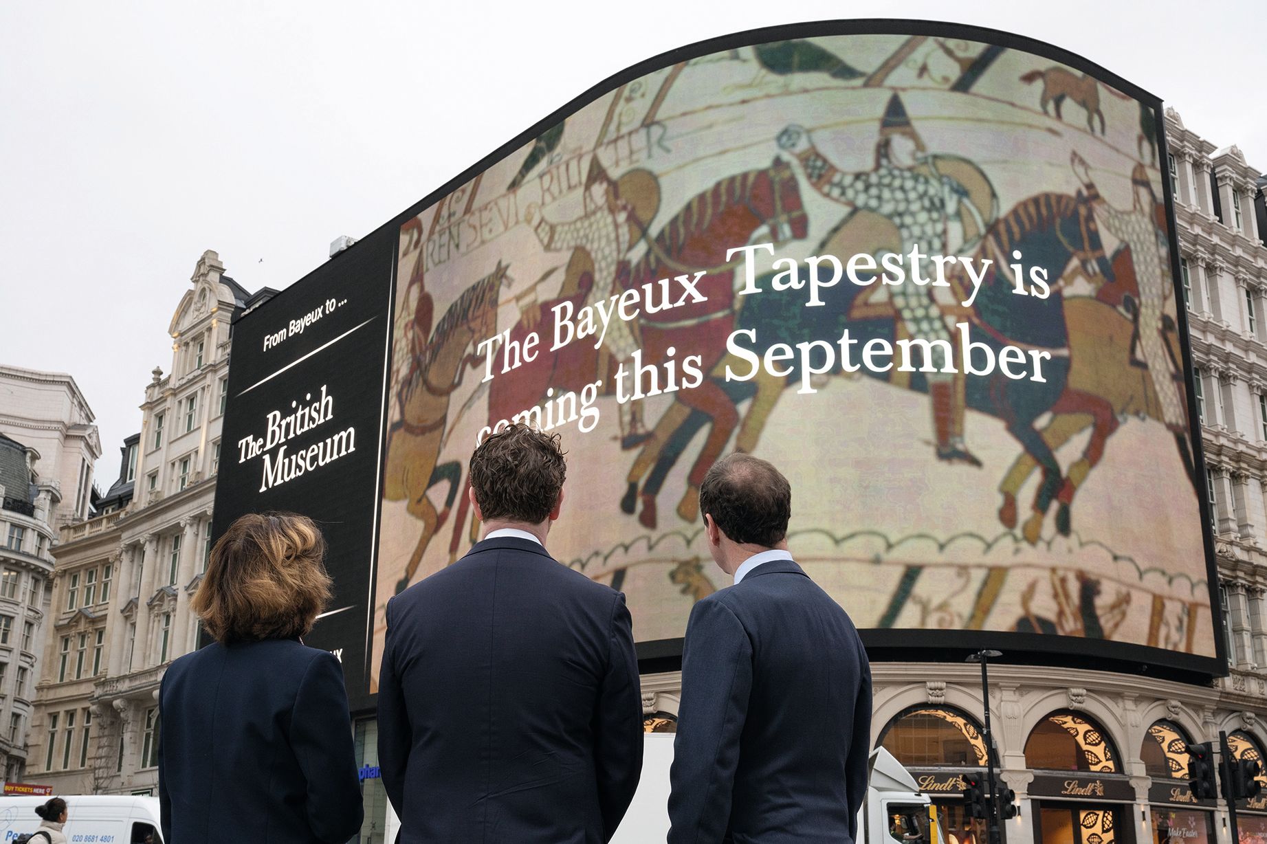 From left: French ambassador Hélène Duchêne, British Museum director Nicholas Cullinan and chair George Osborne at Piccadilly Circus © Trustees of the British Museum
