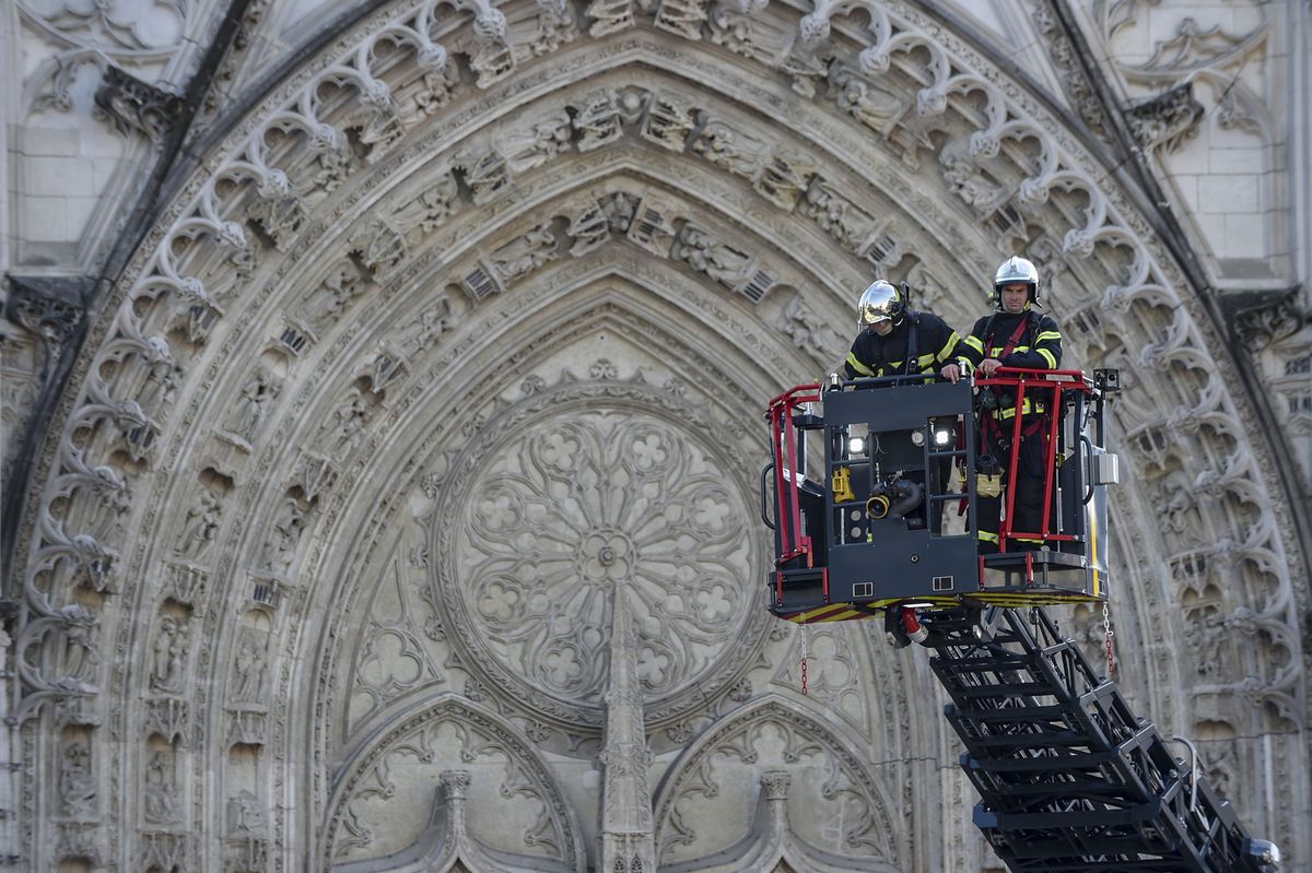 A blaze broke out inside the gothic cathedral of Nantes on 18 July © Sebastien Salom-Gomis/AFP via Getty Images