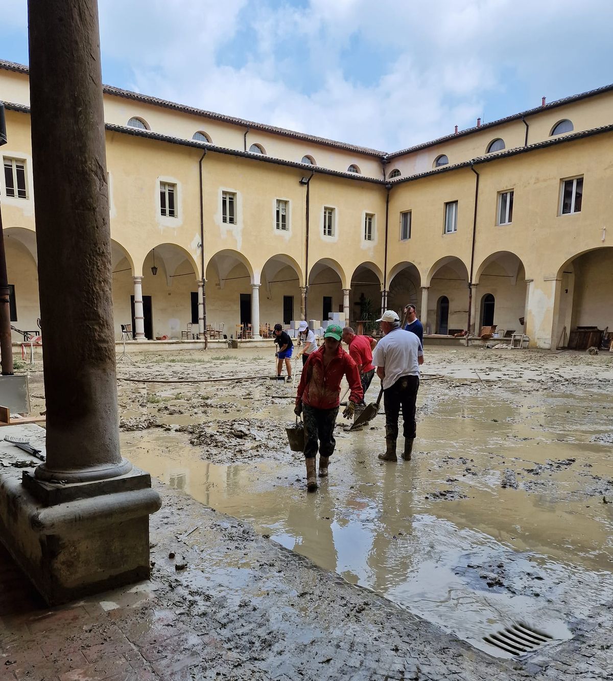 San Francesco basilica is just one of the landmarks in the region damaged by the flood.

Photo: Assessore Cultura Emilia-Romagna