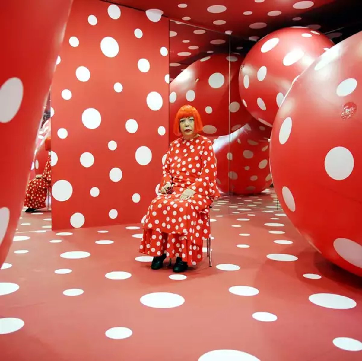 Yayoi Kusama and Dots Obsession, 1996-2011 Installation view: The Watari Museum of Contemporary Art, Tokyo.
© Yayoi Kusama. Courtesy of Ota Fine Arts, Victoria Miro and David Zwirner.