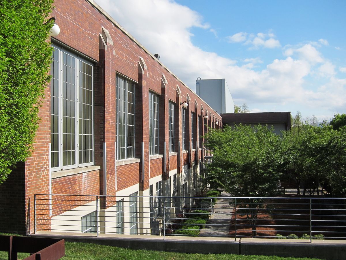 Dia Beacon, one of the facilities operated by the Dia Art Foundation, is located in a former Nabisco factory in the Hudson River Valley town of Beacon, New York Photo by Velvet, via Wikimedia Commons
