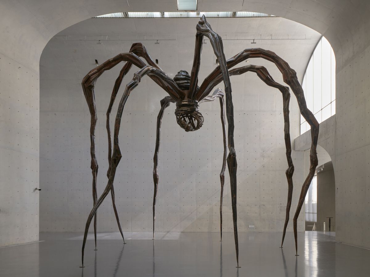 Louise Bourgeois's Maman (1999) is on show at the Long Museum © The Easton Foundation/VAGA (ARS), NY. Photo: Jiaxi & zhe. Long Museum (West Bund), 2018