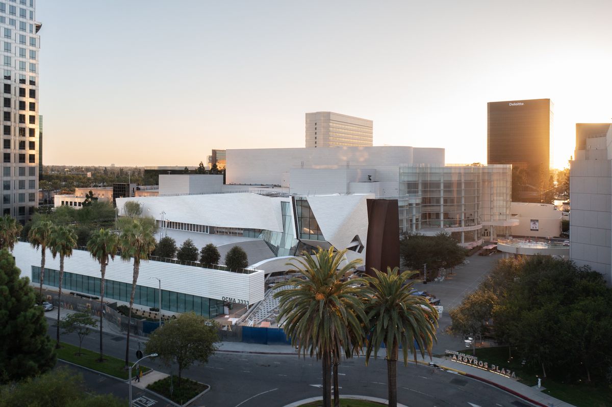 The Orange County Museum of Art designed by Morphosis Architects. Photo © Mike Kelley