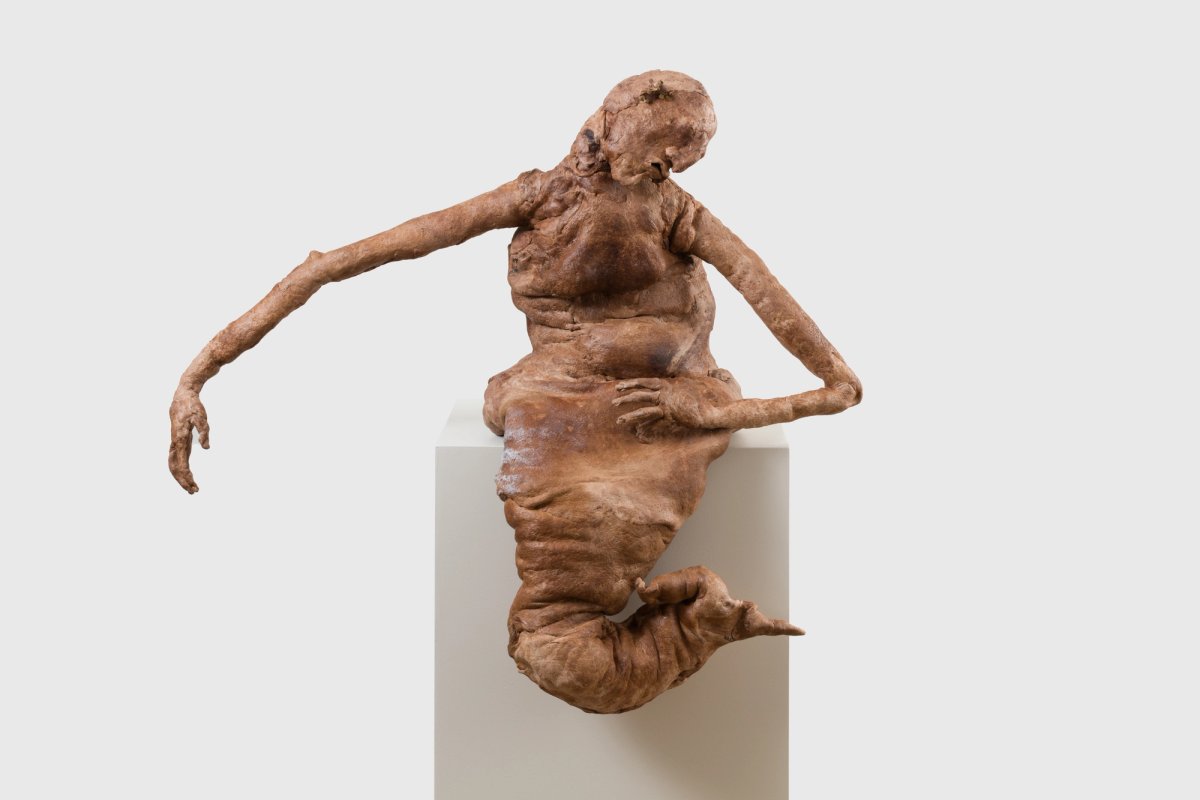 Francis Upritchard, Any Noise Annoys an Oyster (2024) Courtesy of the artist and Kate MacGarry, London