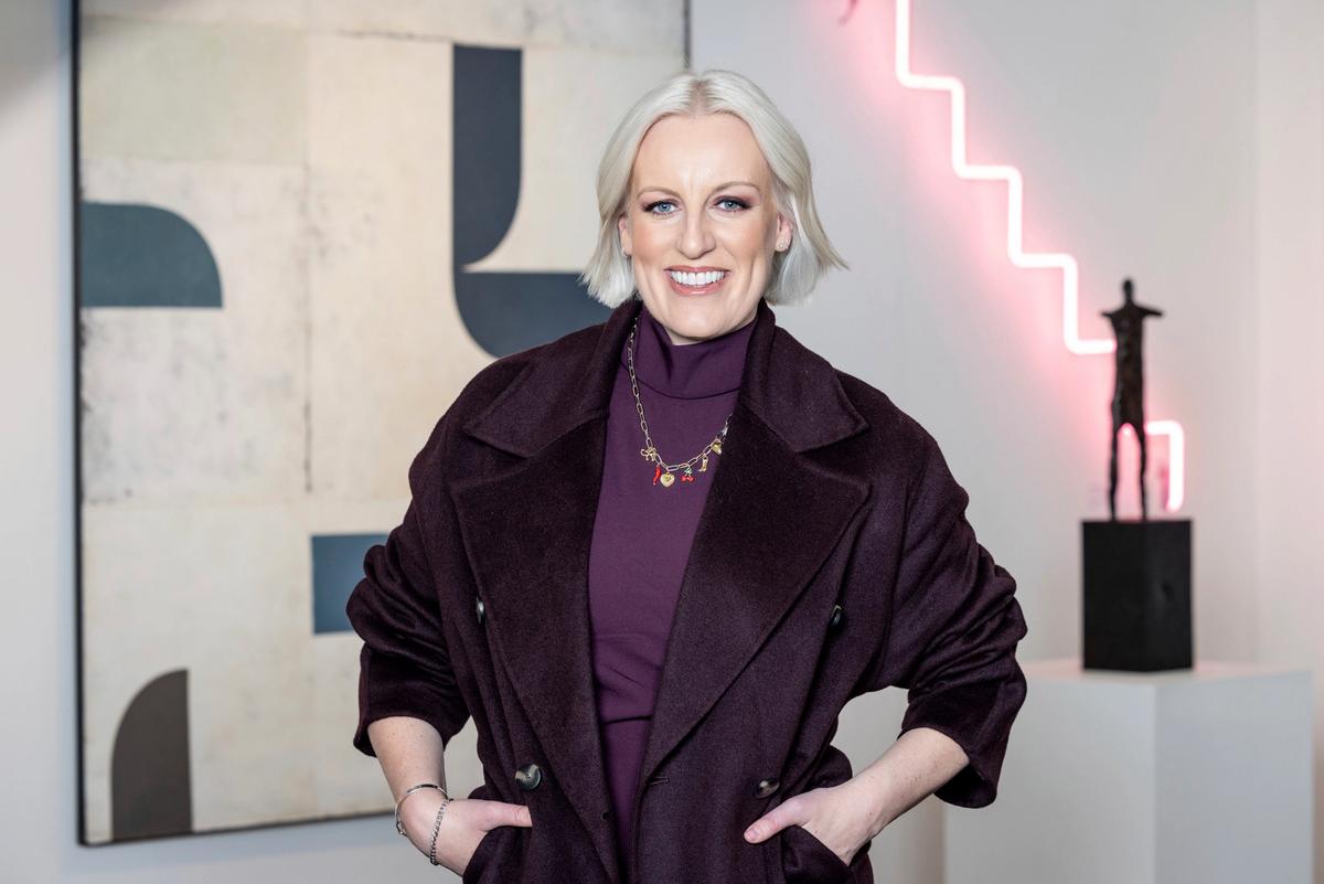 Presenter Steph McGovern will guide the amateur dealers in “spotting breakthrough artists” and securing sales BBC/Stellify