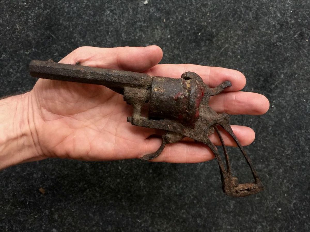 Lefaucheux revolver which is likely to have killed Van Gogh, sold today by AuctionArt Rémy le Fur & Associés © Martin Bailey