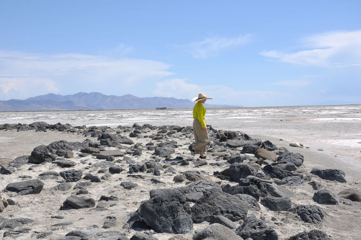 Lisa Le Feuvre at Robert Smithson’s Spiral Jetty (1971) 