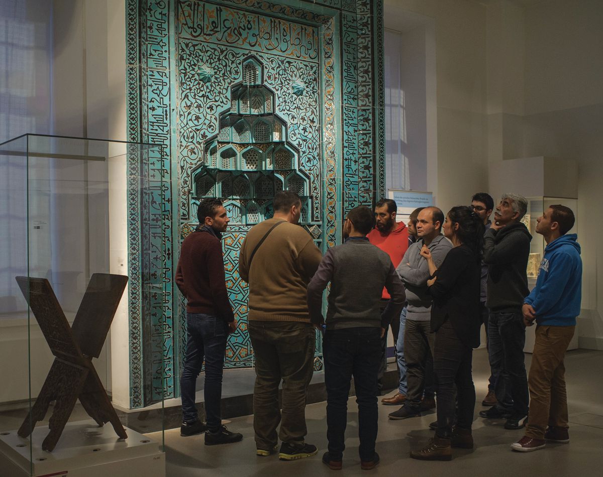 Multaka guided tour at the Museum of Islamic Art in Berlin Photo: AR Laub; © Staatliche Museen Berlin, Museum für Islamische Kunst