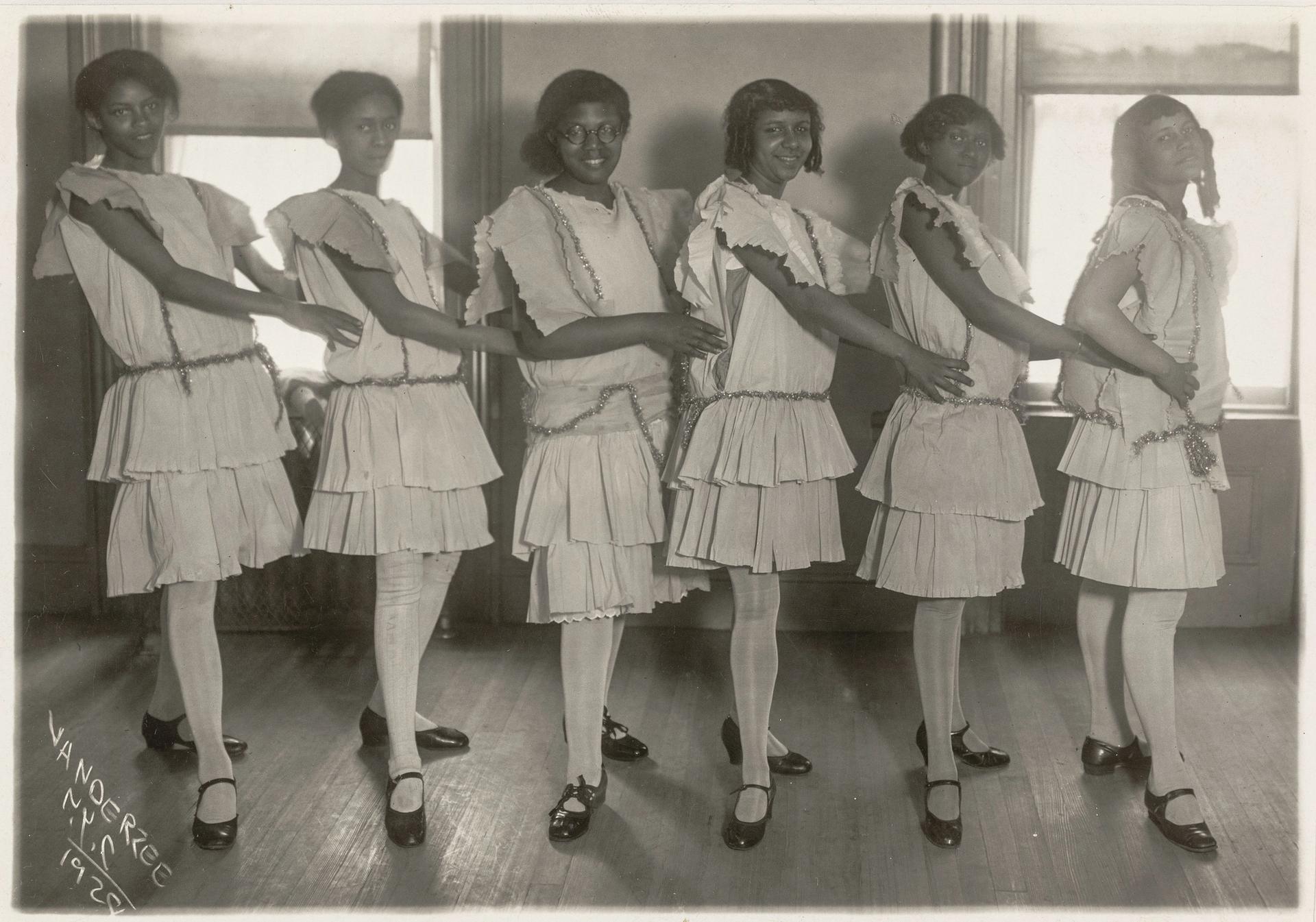 James Van Der Zee. Tap Dance Dress Rehearsal (1928), vintage gelatin silver print The Tsiaras Family Photography Collection