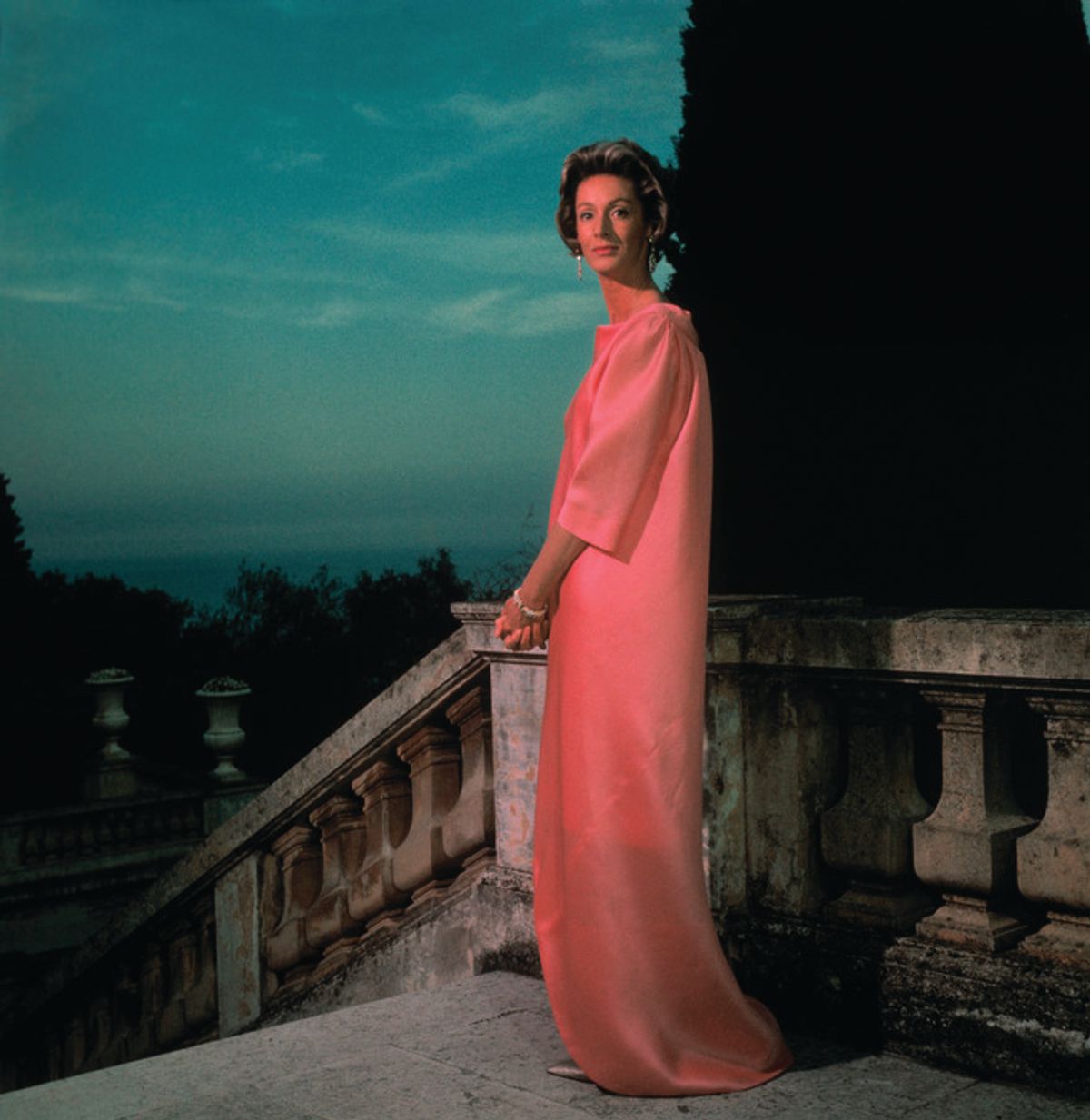 Marella Agnelli (wearing a dress designed by Balenciaga) © Philippe Halsman / Magnum Photos