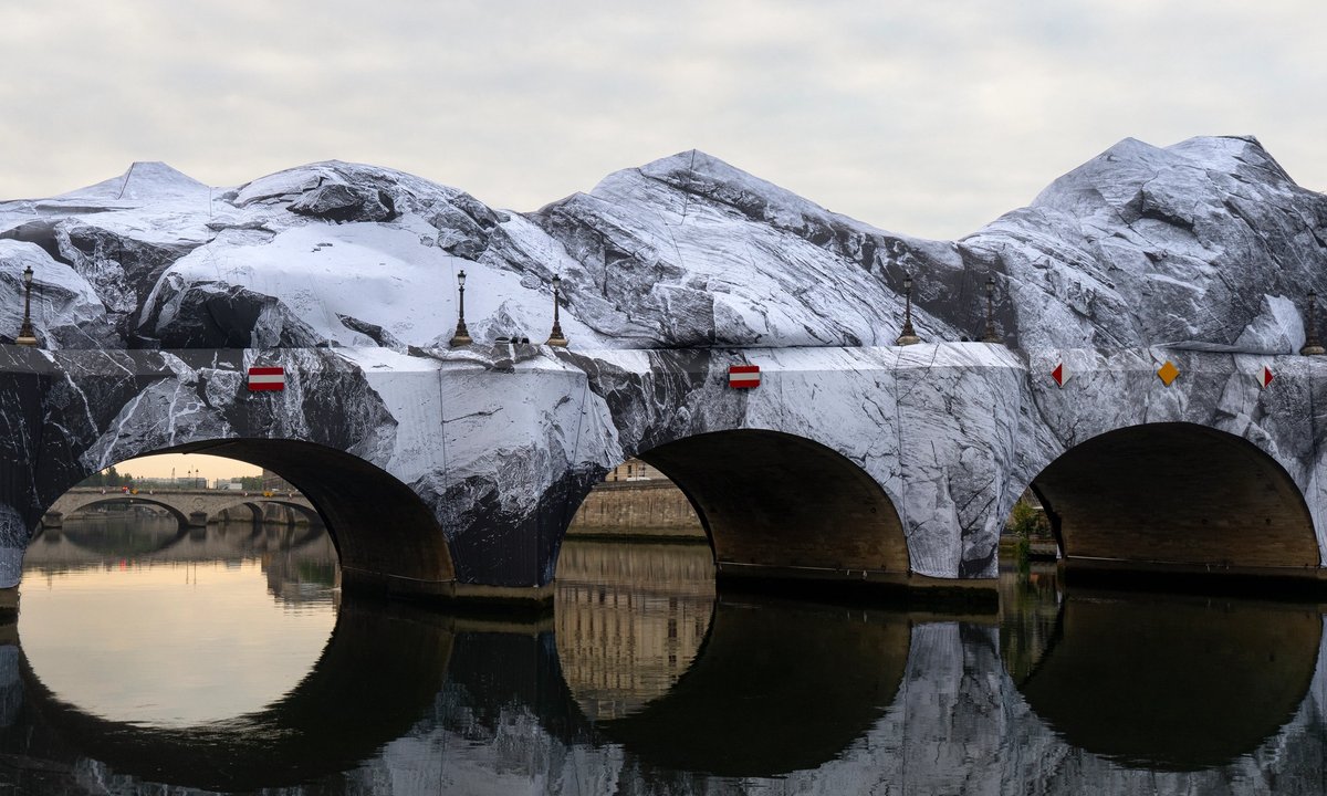 JR’s wrapped Pont Neuf installation in Paris damaged in storm – The Art Newspaper JR’s wrapped Pont Neuf installation in Paris damaged in storm – The Art Newspaper