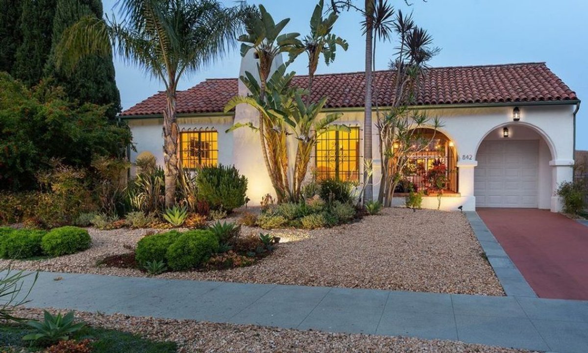 Lacma acquired a $2.2m Spanish Colonial-style home in Mid-Wilshire for its director last year—and has now put it back on the market for $2.4m Realtor.com