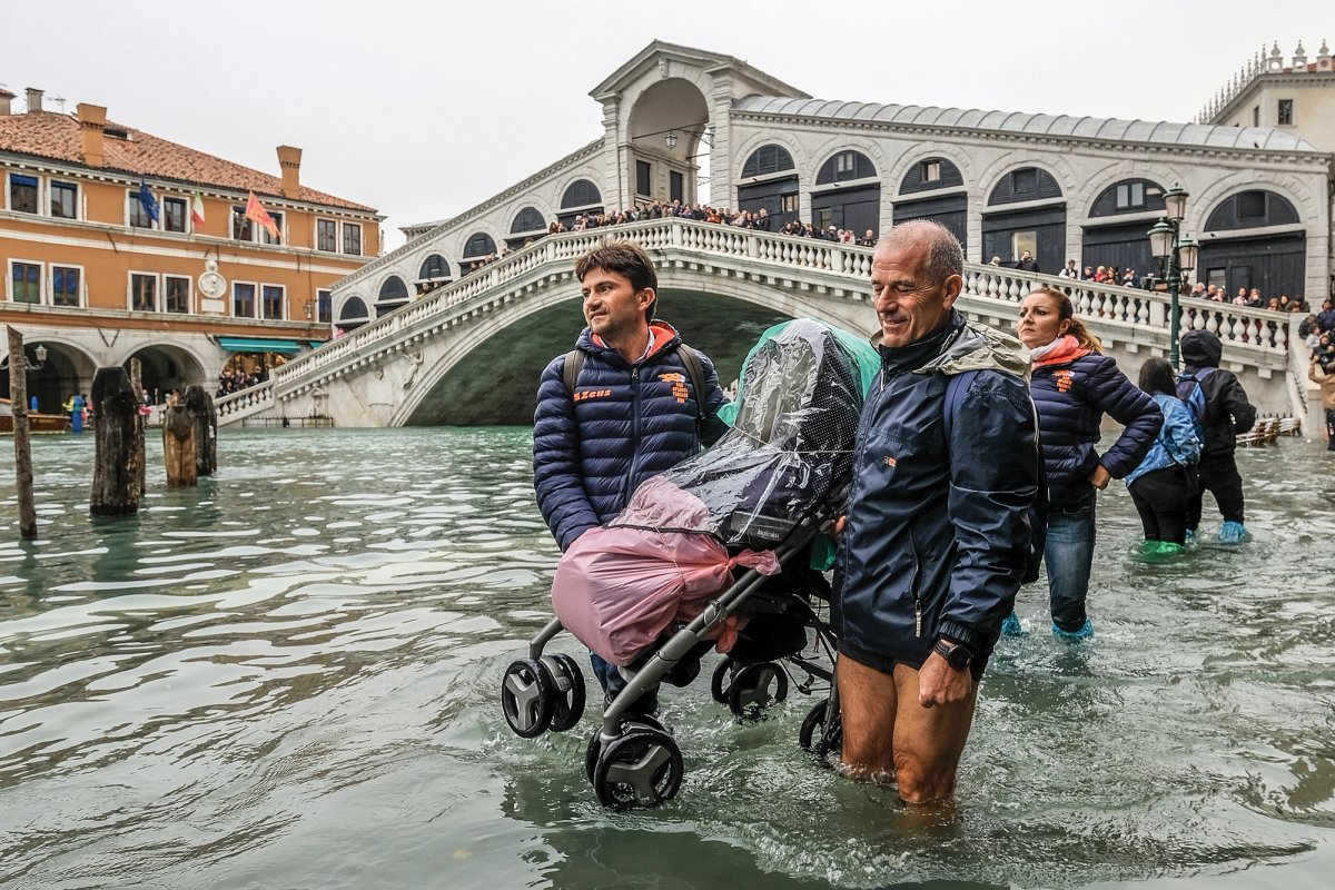 Due to the exceptional level of the high tide that reached 156cm some museums closed © Stefano Mazzola/Awakening/Getty Images