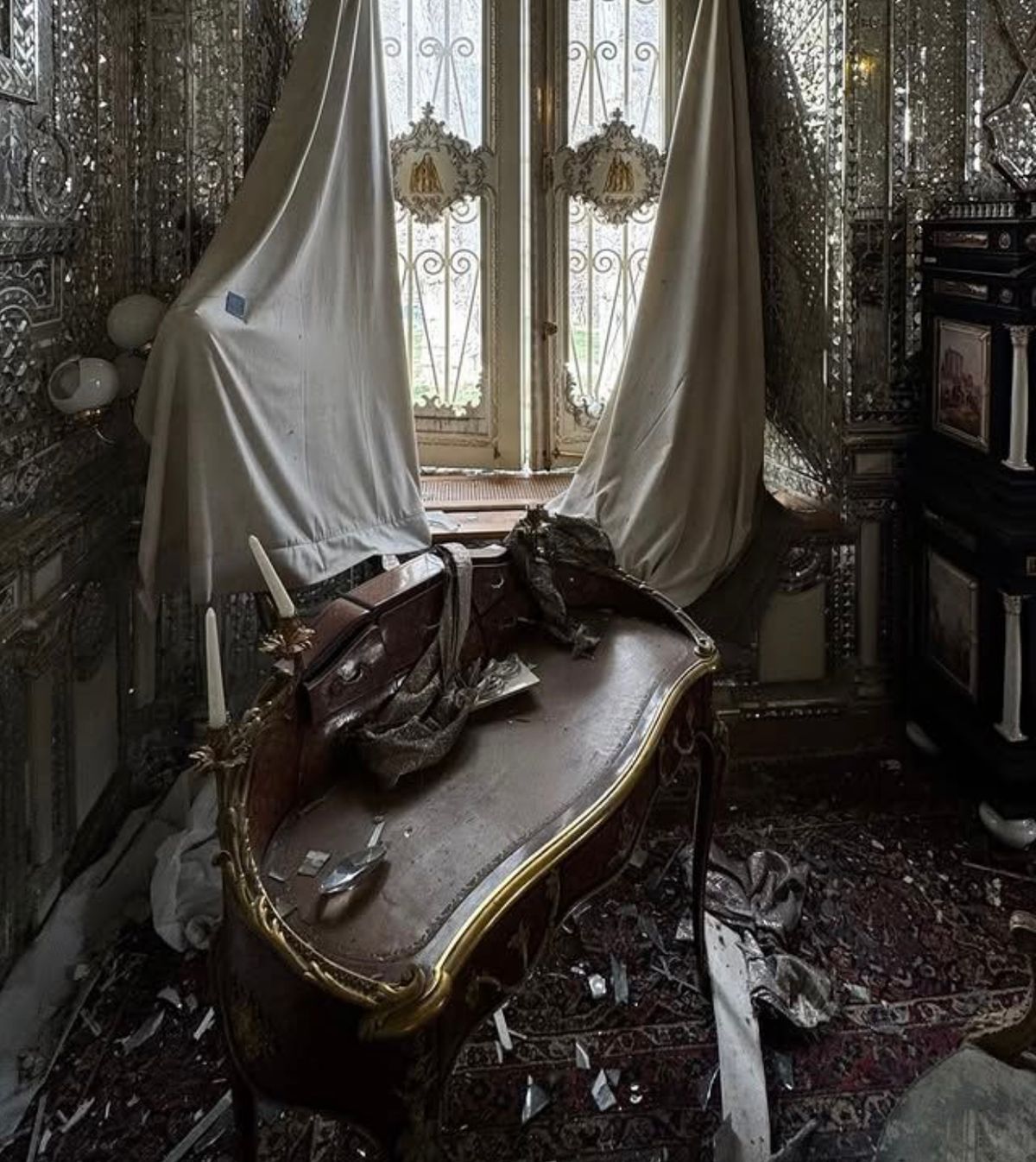 Damage to Tehran's Sa’dabad Palace after an airstrike on 17 March