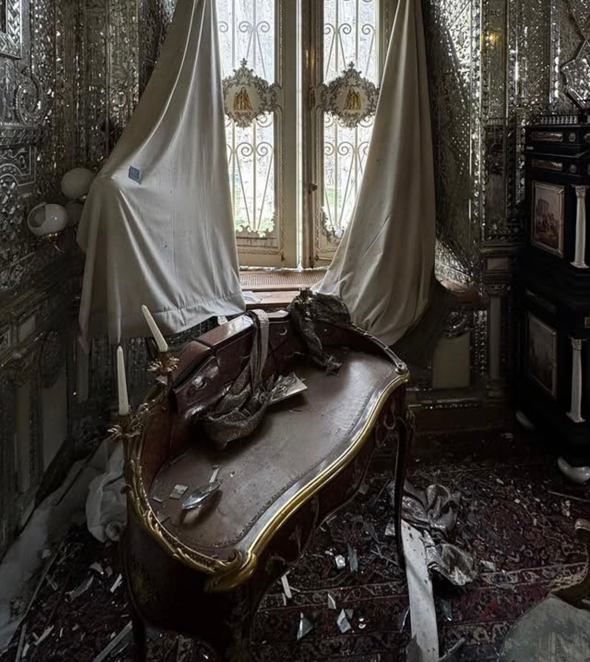 Damage to Tehran's Sa’dabad Palace after an airstrike on 17 March