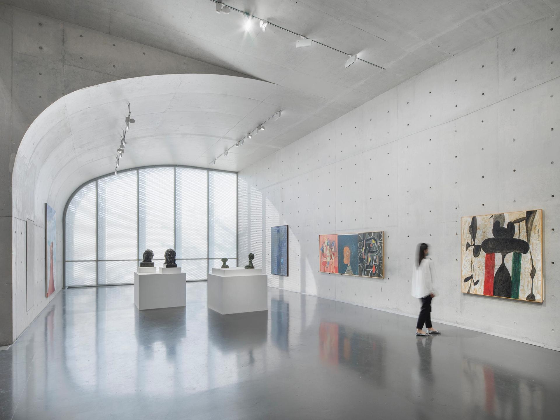 Installation view of George Condo: The Picture Gallery, at Long Museum (West Bund), Shanghai, 2021. © George Condo. Courtesy the artist and Hauser & Wirth. Photo: JJYPHOTO 