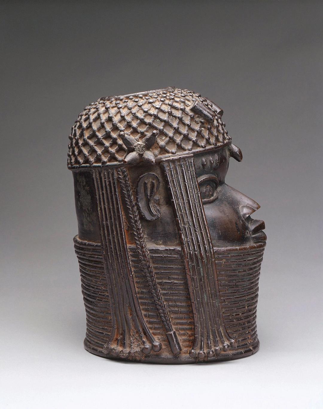 will-the-queen-return-her-benin-bronze-how-the-african-treasure-was