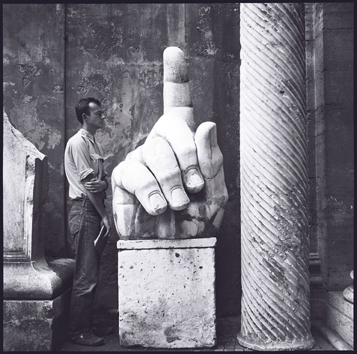 A photograph of Cy Twombly with ancient relics, taken in 1952 © Robert Rauschenberg Foundation; Courtesy of Museum of Fine Arts, Boston
