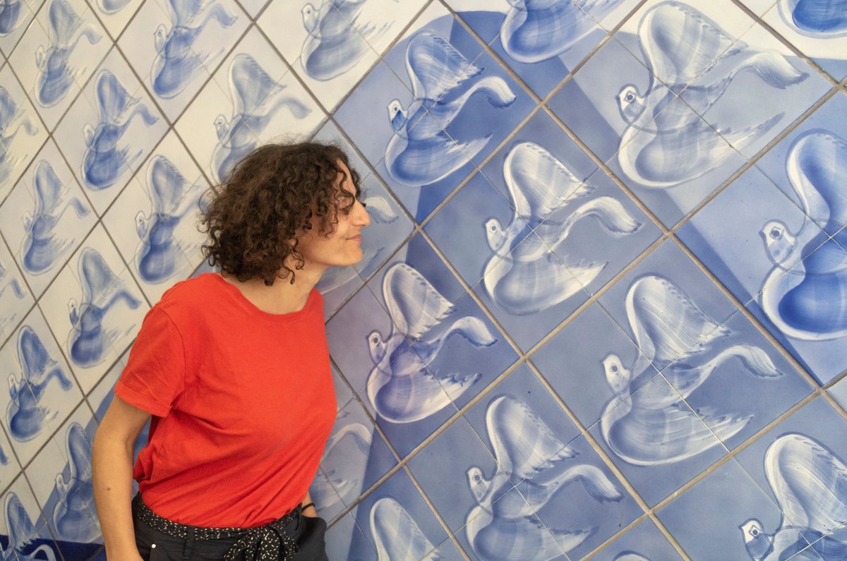 The author's sister, Wahiba Daoussi, and Candido Portinari’s Pombas (1950-1960s). Jean-Philippe Guyot.