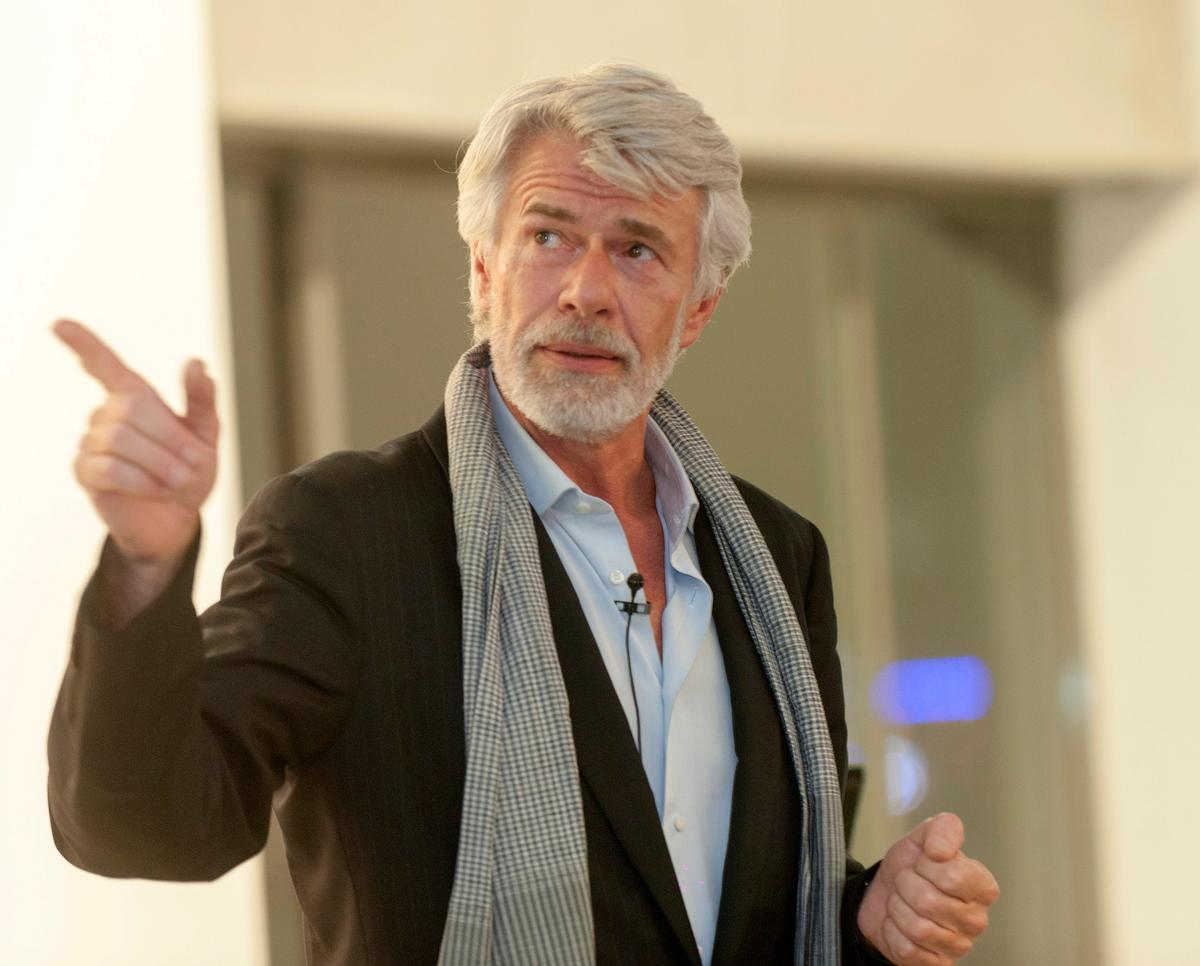 Chris Dercon, the managing director of the Fondation Cartier, is among 100 French art world figures who signed the open letter in support of the Palais de Tokyo