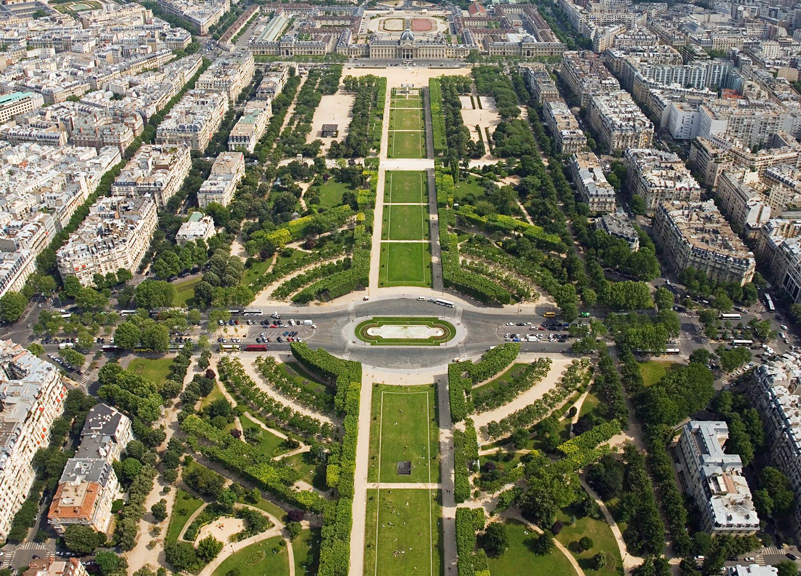 The Champ de Mars gardens as seen from the Eiffel Tower Diliff/Wikimedia