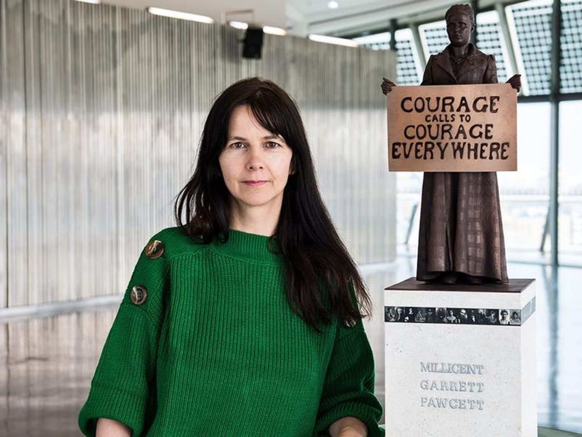 Gillian Wearing gillian-wearing