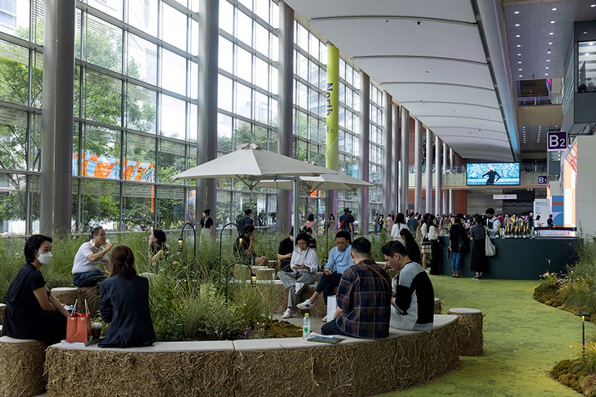 Business boost: art buyers and fairs such as Kiaf Seoul (pictured) could benefit from Korea’s new regulations
Photo by Kiaf Operating Committee, courtesy of Kiaf