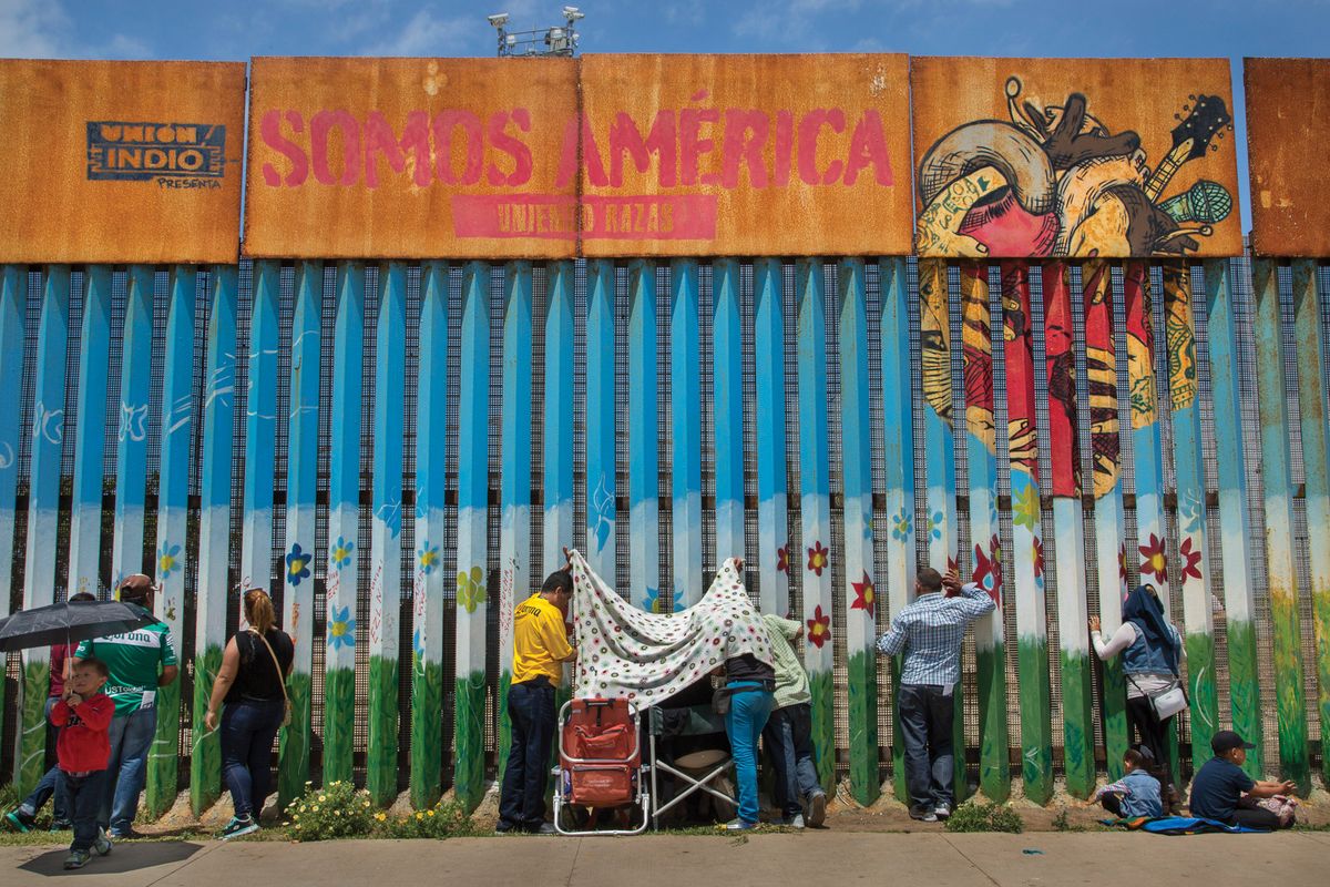 Griselda San Martin’s The Wall (2015–16) shows families spending time together despite living on different sides of the Mexico-US border © Griselda San Martin
