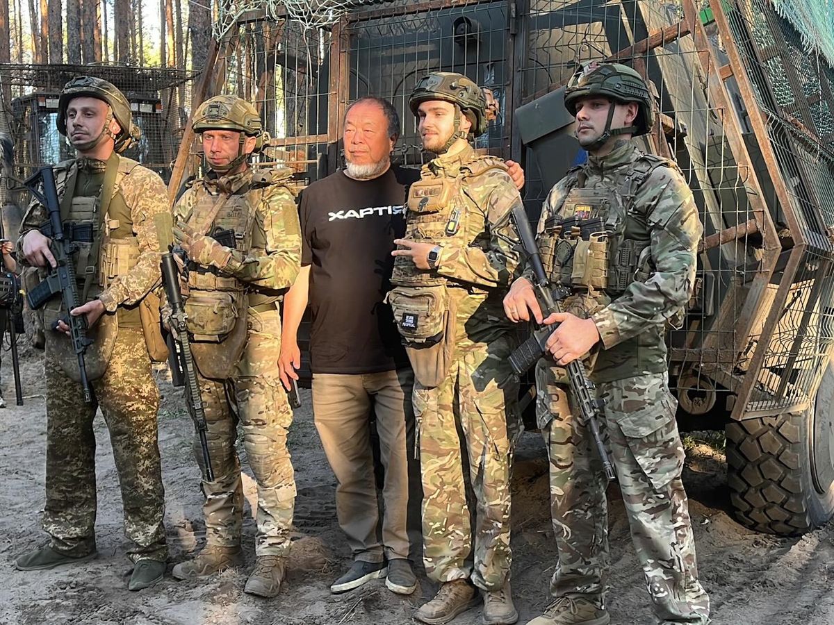 Ai Weiwei with Ukrainian troops Photo courtesy Ai Weiwei, via Instagram