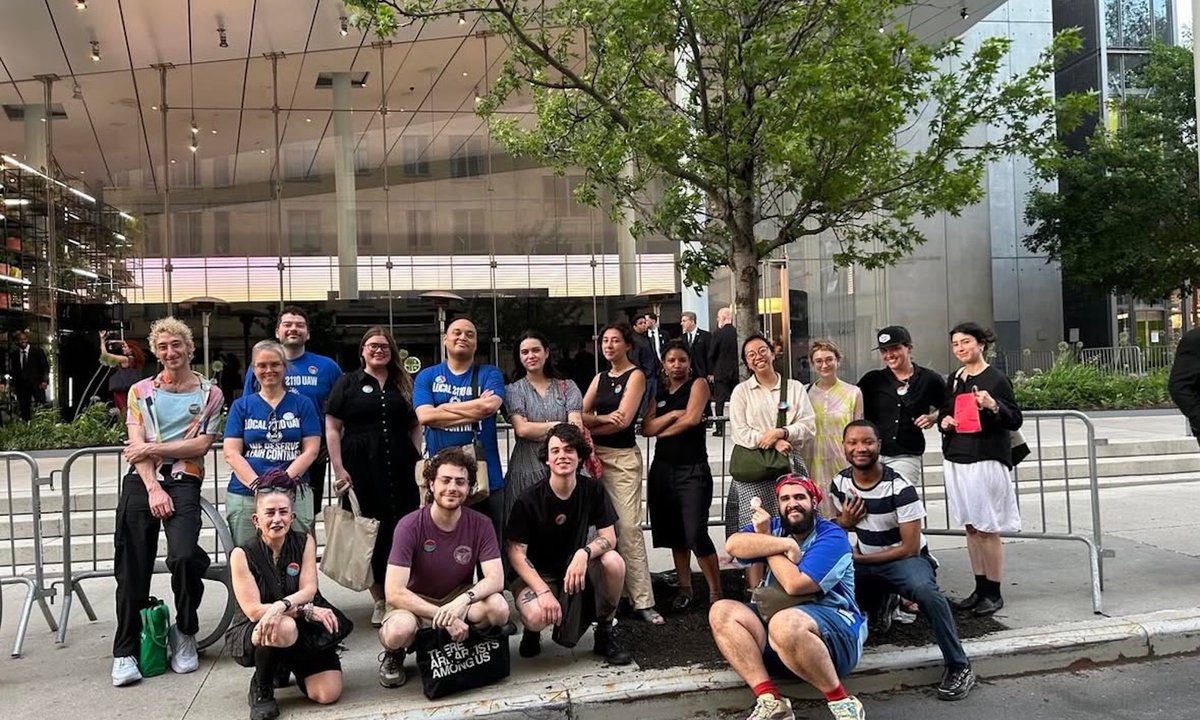 Whitney Museum workers rallied outside fundraising gala amid contract negotiations – The Art Newspaper Whitney Museum workers rallied outside fundraising gala amid contract negotiations – The Art Newspaper