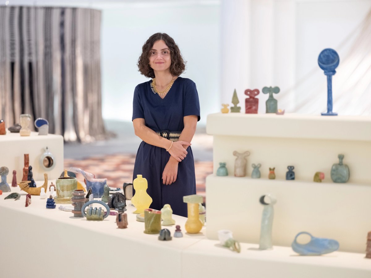 Rand Abdul Jabbar with her work Earthly Wonders, Celestial Beings (2019-ongoing) at the Louvre Abu Dhabi
Photo: Augustine Paredes – Seeing Things. Courtesy Department of Culture and Tourism, Abu Dhabi. Artwork © the artist