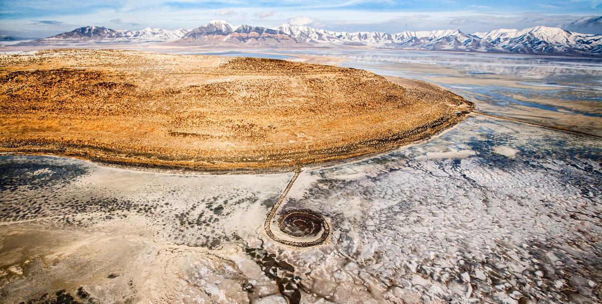 Gianfranco Gorgoni, Robert Smithson’s Spiral Jetty, Rozel Point, Great Salt Lake, Utah, 1970 (1970/2013) Photograph © Estate of Gianfranco Gorgoni; Artwork from the Collection of Dia Art Foundation; Artwork © Holt/Smithson Foundation and Dia Art Foundation / VAGA at Artists Rights Society (ARS), NY