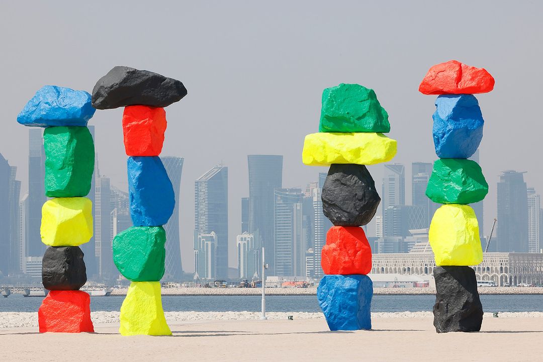 A giant inflatable Koons, a desert mirror illusion and a giant football ...