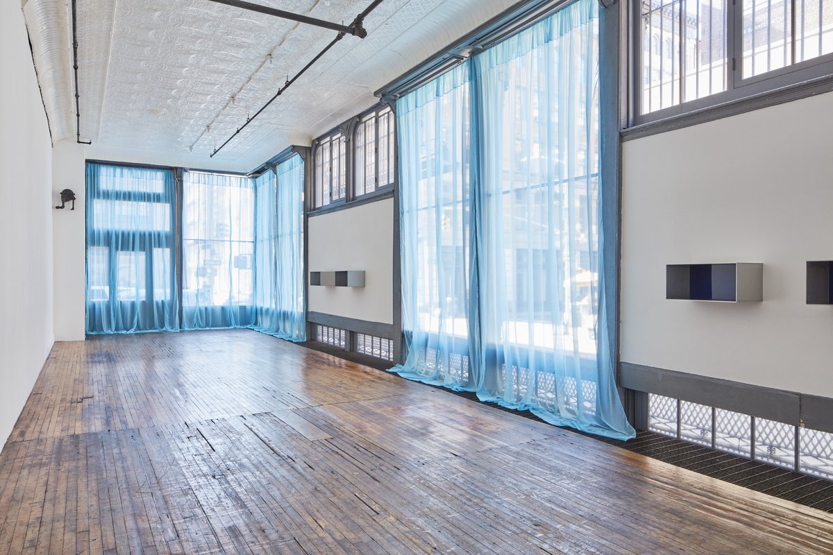Installation view of Felix Gonzalez-Torres: Inbetweenness at the Judd Foundation, New York. Courtesy Judd Foundation.