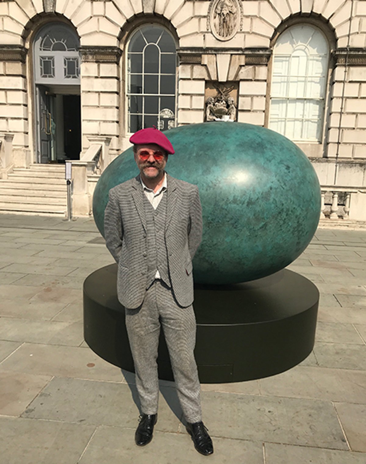 Gavin Turk in front of Oeuvre (Verdigris) (2018) Courtesy of Louisa Buck