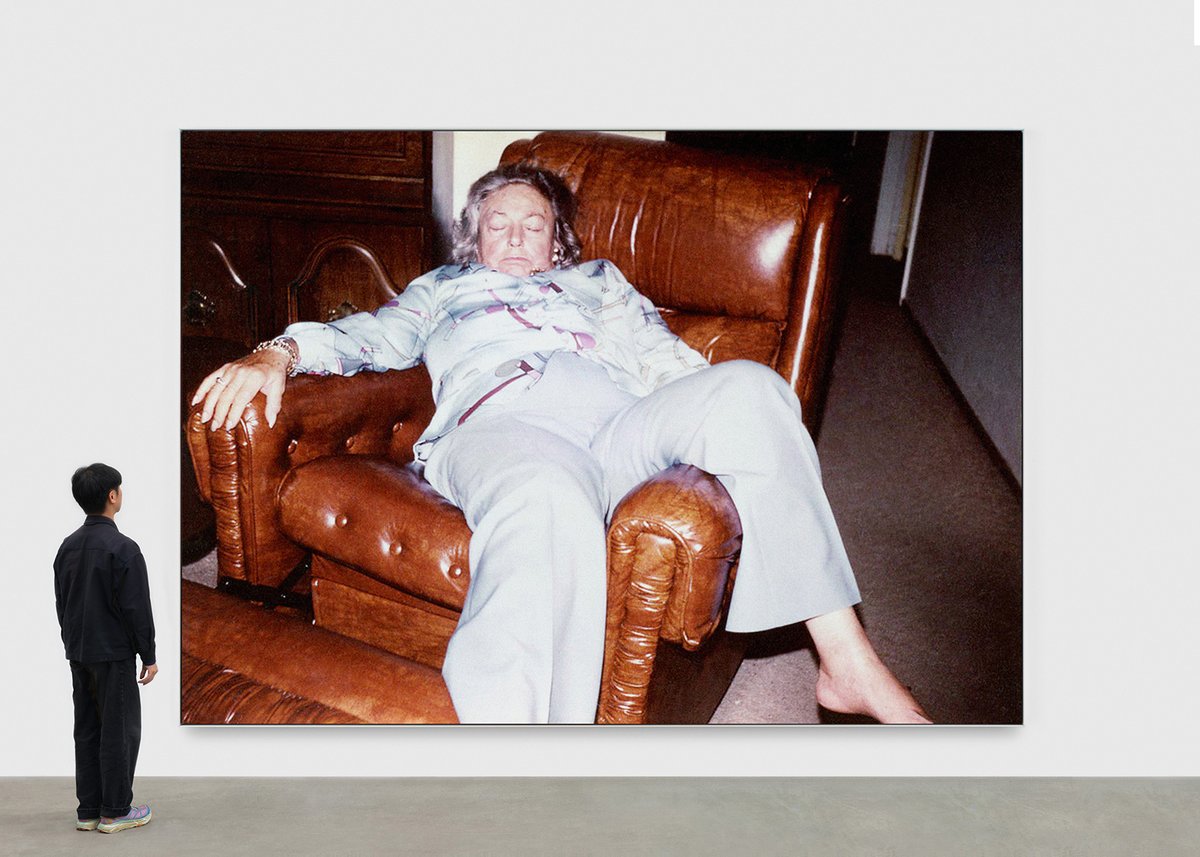 Steven Shearer’s Golden Recline (2025) is part of the artist’s exhibition at Galerie Eva Presenhuber, Zurich Courtesy the artist and Galerie Eva Presenhuber, Zurich/Vienna © the artist