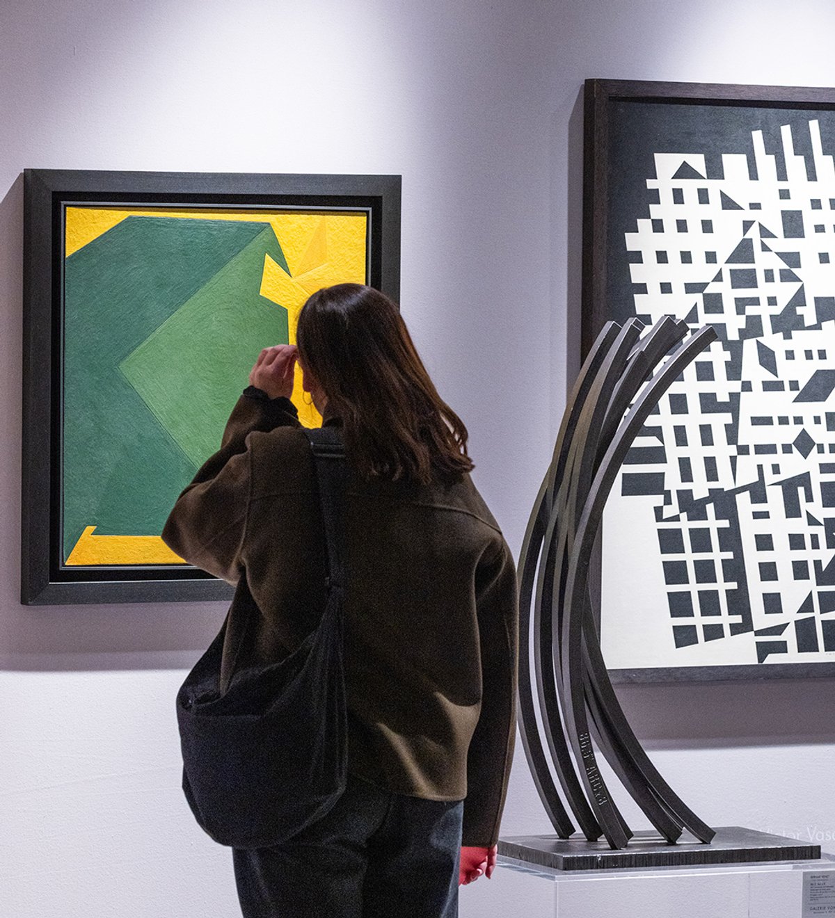 A visitor at Brafa 2026
Courtesy of Brafa © Luk Vander Plaetse