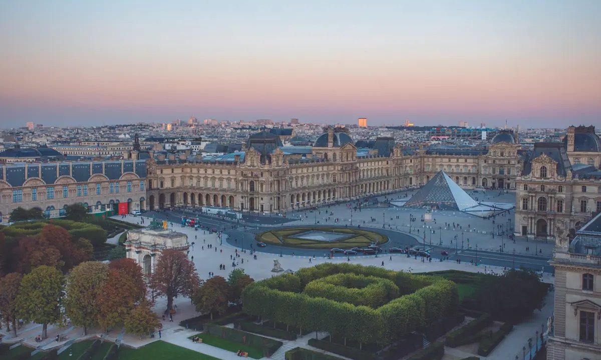 The Louvre and Versailles in Paris evacuated, closed and searched after receiving security threat The Louvre and Versailles in Paris evacuated, closed and searched after receiving security threat
