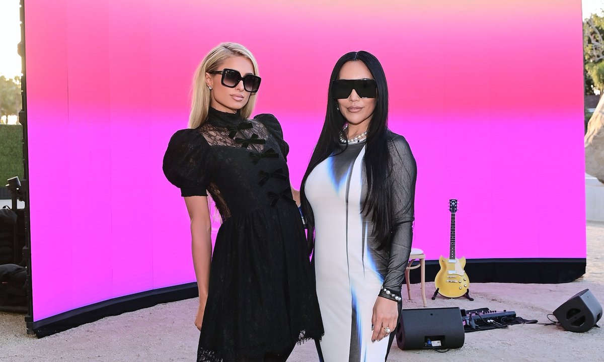 Paris Hilton helps Lacma launch fund to amass digital artwork by ladies Paris Hilton helps Lacma launch fund to amass digital artwork by ladies