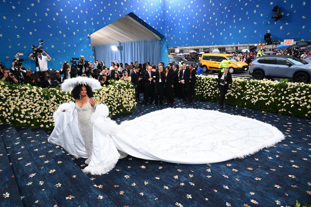 Diana Ross arriving at the 2025 Met Gala Photo by Matt Crossick / PA Images / Alamy Stock Photo
