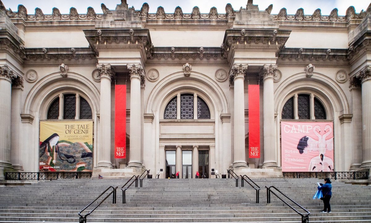 The Metropolitan Museum will return 15 sculptures offered by trafficker Subhash Kapoor to India The Metropolitan Museum will return 15 sculptures offered by trafficker Subhash Kapoor to India